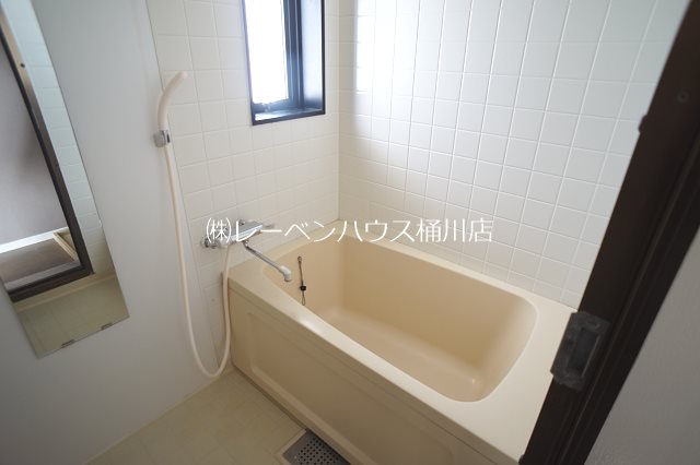 バス・シャワールーム　レーベンハウス桶川店へ　048-787-5511