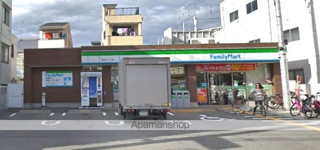 コンビニ　ファミリーマート（コンビニ）まで251m