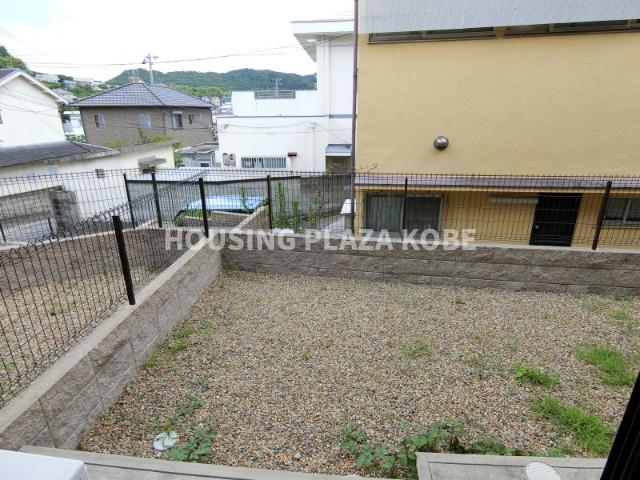 バルコニー　家庭菜園・ガーデニングなど用途に分けて使用できますよ。