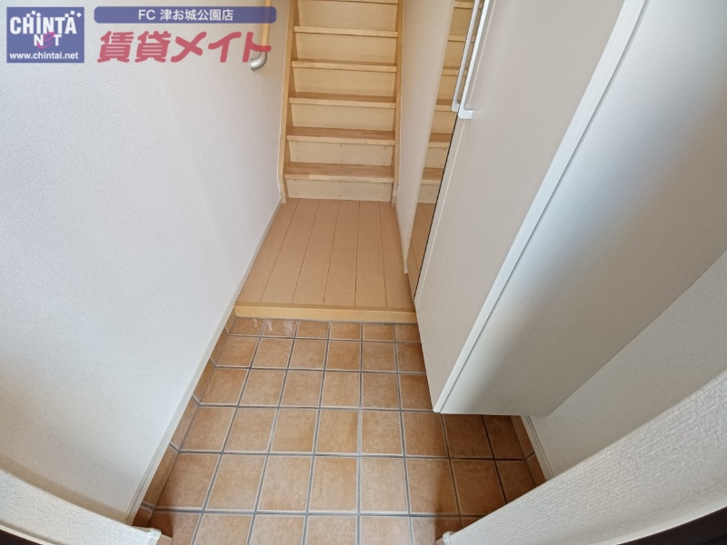玄関　反転同型写真