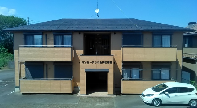 建物外観　全戸角部屋。軽量鉄骨造。