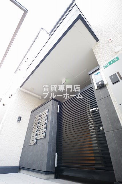 建物外観　3階建てのアパートです！