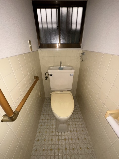 寿町2丁目貸家のトイレ写真