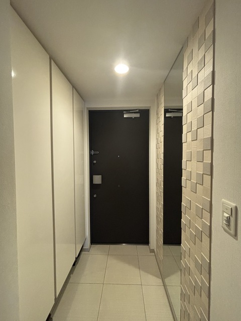 ロジュマンタワー梅田の玄関写真