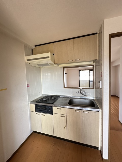 キッチン　別部屋参考写真です