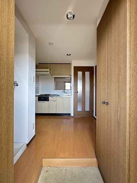 玄関　別部屋参考写真です