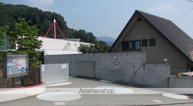 幼稚園・保育園　ひかり幼稚園（幼稚園・保育園）まで950m