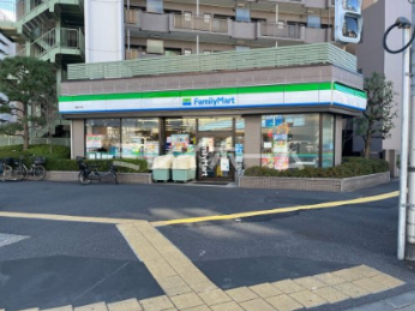 コンビニ　ファミリーマート東品川店（コンビニ）まで330m