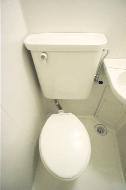 トイレ　※全て別号室のお写真。内装等参考にしてください。
