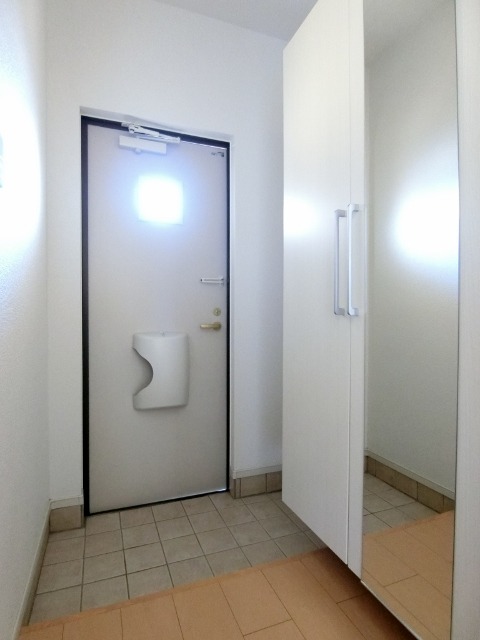 玄関　図面と現状に相違がある場合には現状を優先