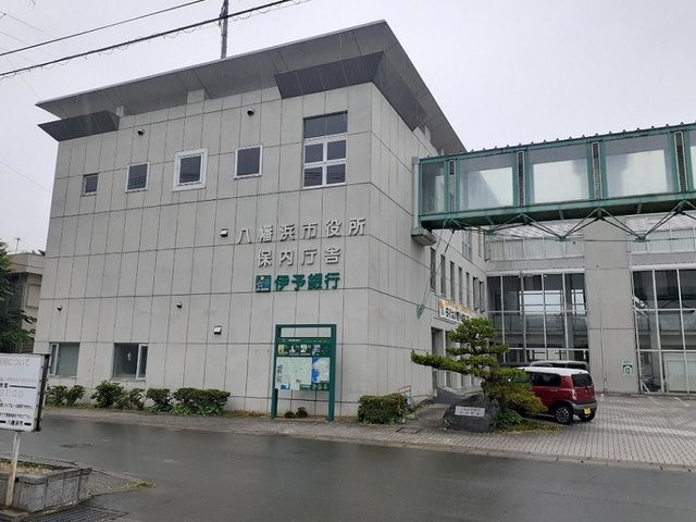 銀行　伊予銀行川之石支店様（銀行）まで800m