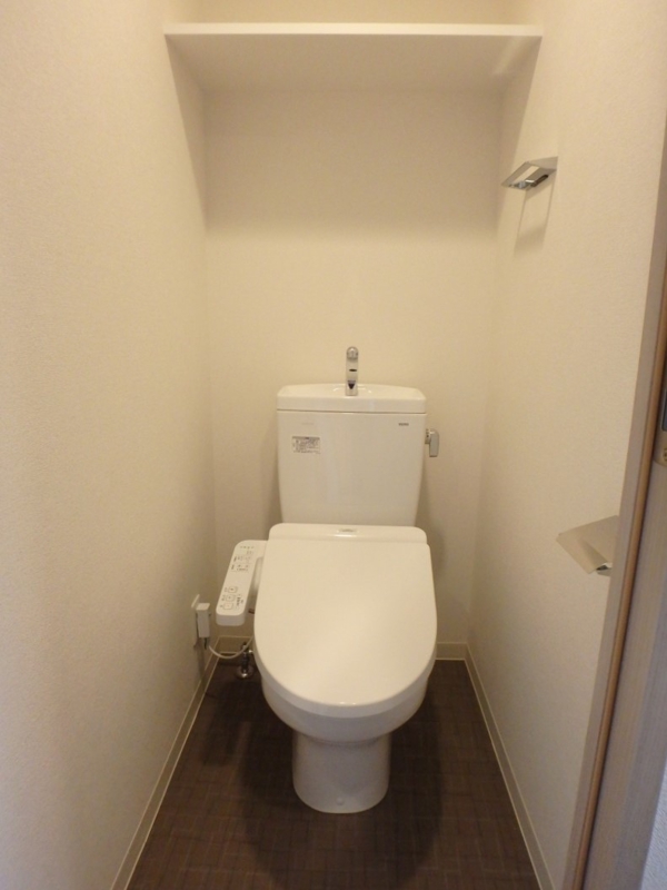 近鉄南大阪線 北田辺駅 徒歩7分 10階建 築6年のトイレ写真