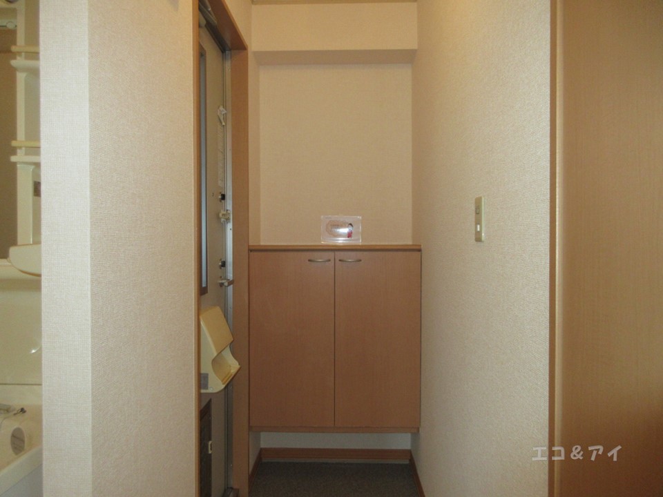 コンフォールAの玄関写真