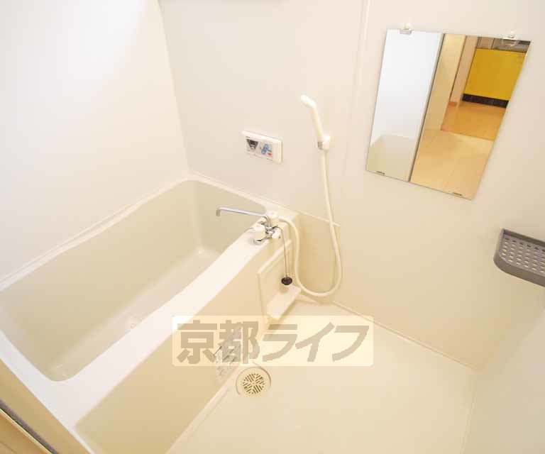 バス・シャワールーム　きれいな浴室です。