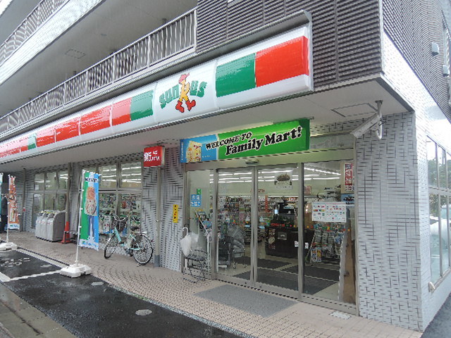 コンビニ　サンクス（コンビニ）まで698m