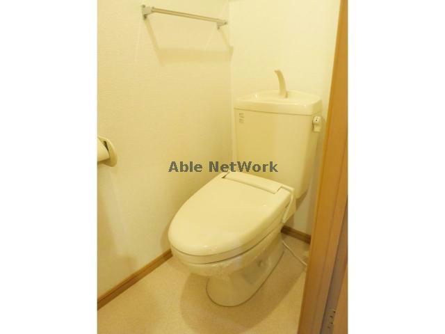 西尾市 2階建 築21年のトイレ写真