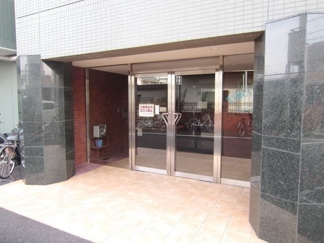 トラットリアK&Mの外観写真