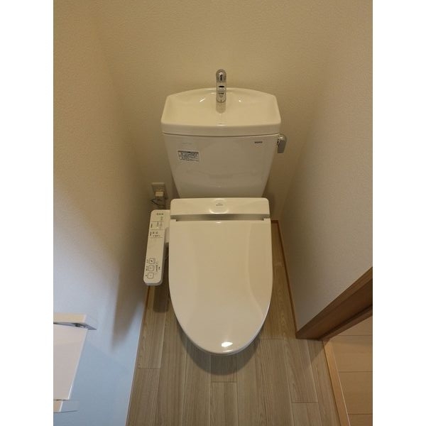 REGALESTリバーサイド新富のトイレ写真