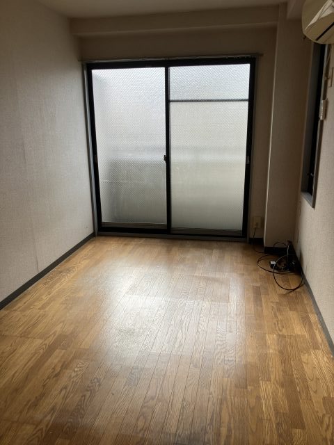 京王線 府中駅 徒歩12分 3階建 築35年の居間写真