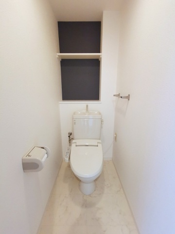 地下鉄谷町線 長原駅 徒歩5分 3階建 築22年のトイレ写真