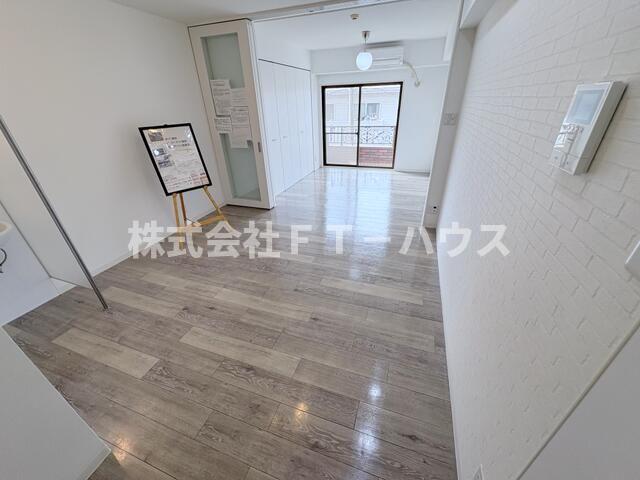 ロックグランデの居間写真
