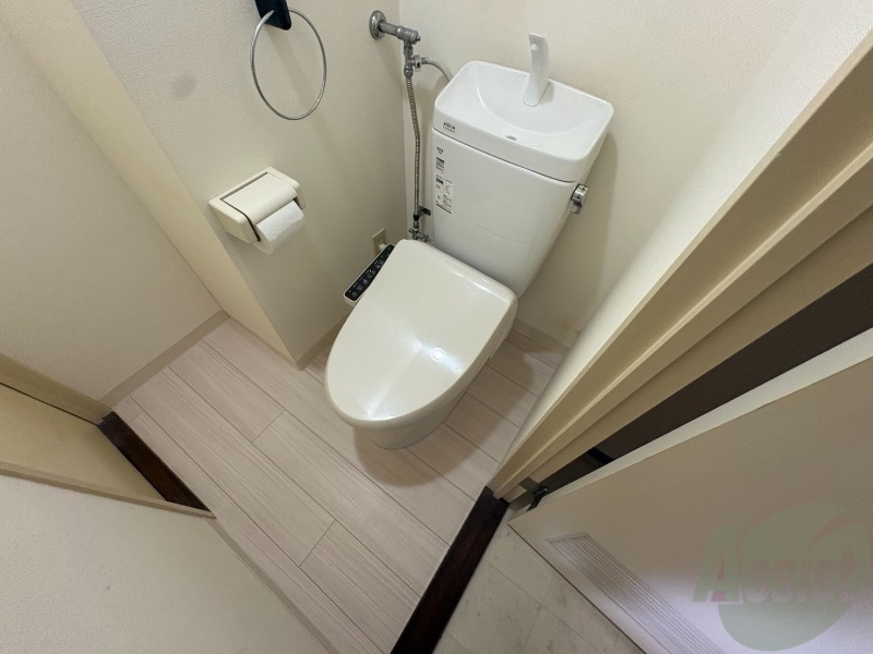 トイレ　こちらはトイレです。清潔感があり、安心して使用できます。