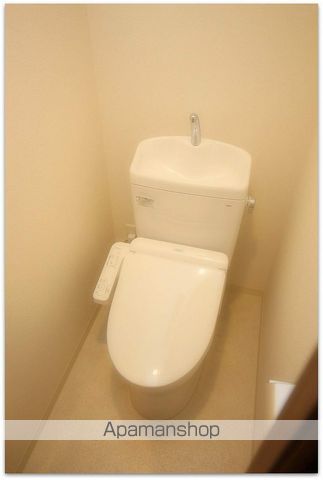 地下鉄長堀鶴見緑地線 西長堀駅 徒歩4分 15階建 築6年のトイレ写真