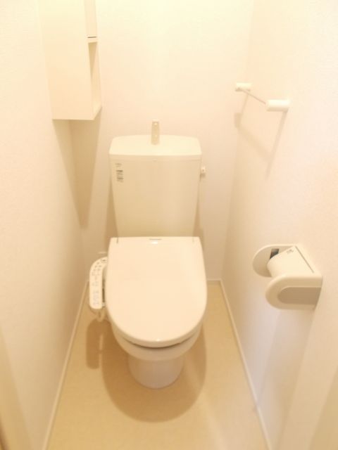 東武伊勢崎線 福居駅 徒歩14分 2階建 築10年のトイレ写真