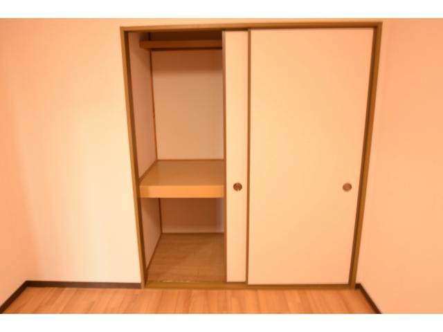 収納　押入