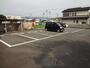 駐車場　駐車場は舗装済みです。