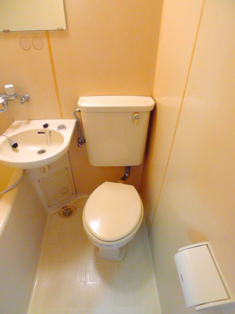 地下鉄桜通線 吹上駅 徒歩7分 4階建 築36年のトイレ写真