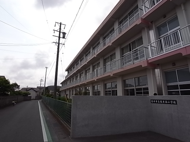 小学校　袋井市立袋井南小学校（小学校）まで1821m