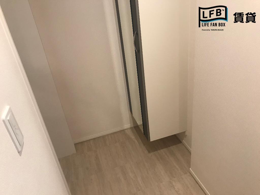 MERVEILLE三萩野の玄関写真