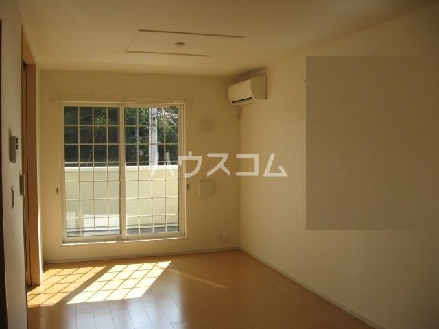 スカイヒルズIIの居間写真