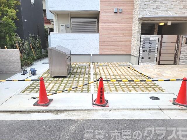 駐車場　敷地内駐車場
