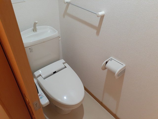 トイレ　落ち着いたトイレです