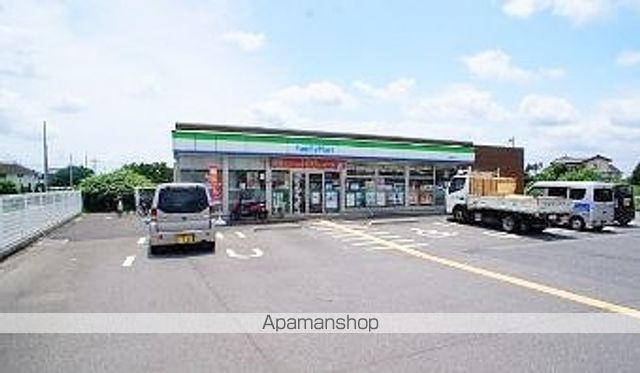 コンビニ　ファミリーマート（コンビニ）まで361m