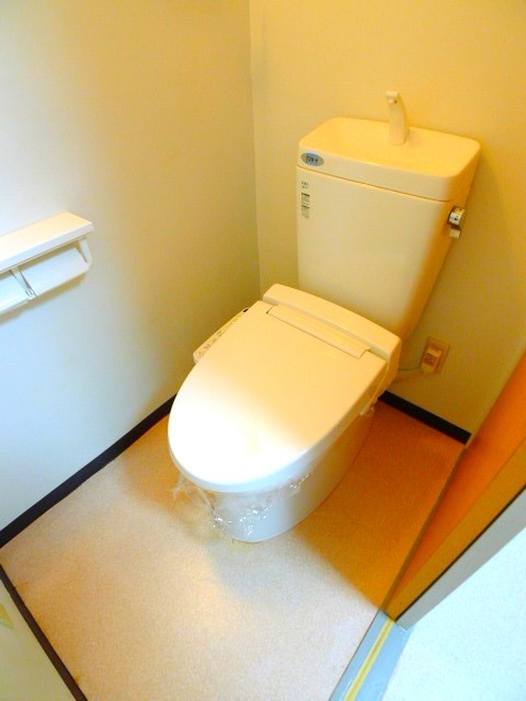 地下鉄東山線 池下駅 徒歩3分 5階建 築55年のトイレ写真
