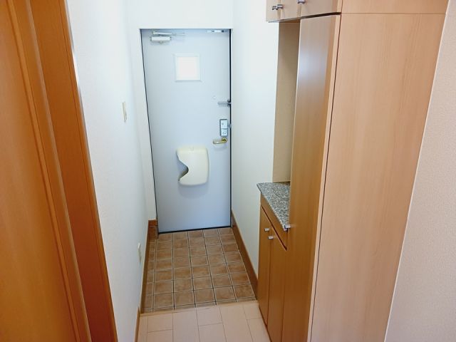 ハピネスの玄関写真