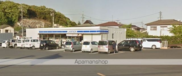コンビニ　ローソン（コンビニ）まで858m