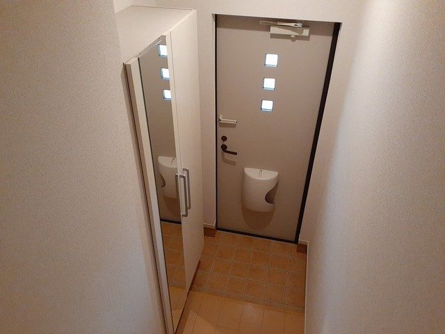 シェルトVの玄関写真