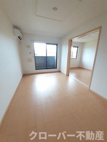 ＪＲ土讃線 金蔵寺駅 徒歩21分 2階建 築18年の居間写真