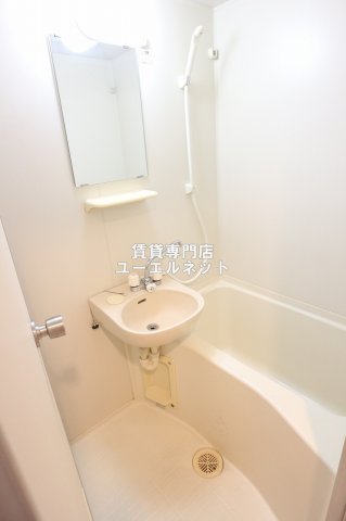 地下鉄御堂筋線 江坂駅 徒歩8分 10階建 築31年の風呂写真