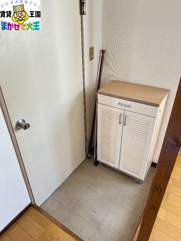 ロイヤル伊集院の玄関写真