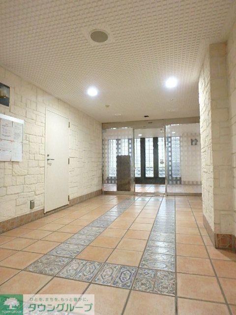 ロビー　エントランス（内）！