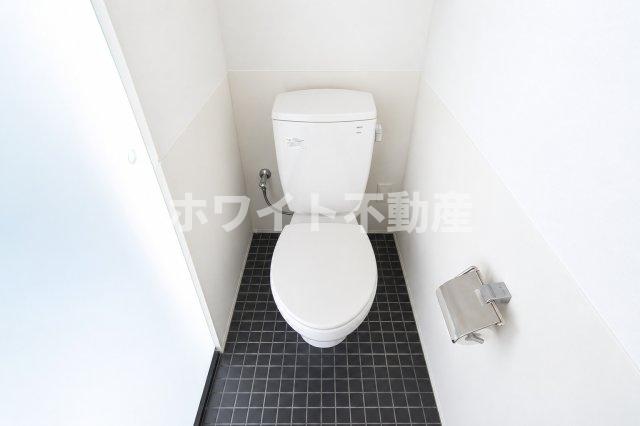 ＪＲ大阪環状線 天王寺駅 徒歩7分 8階建 築19年のトイレ写真