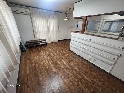 西早稲田3丁目戸建の居間写真