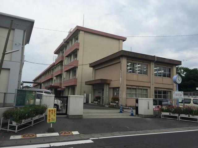 小学校　鹿児島市立西紫原小学校（小学校）まで393m