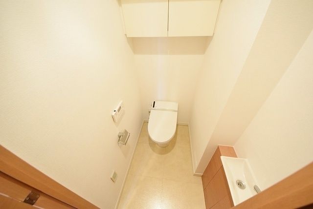 トイレ　★ウォシュレット付き★手洗い場もございます★