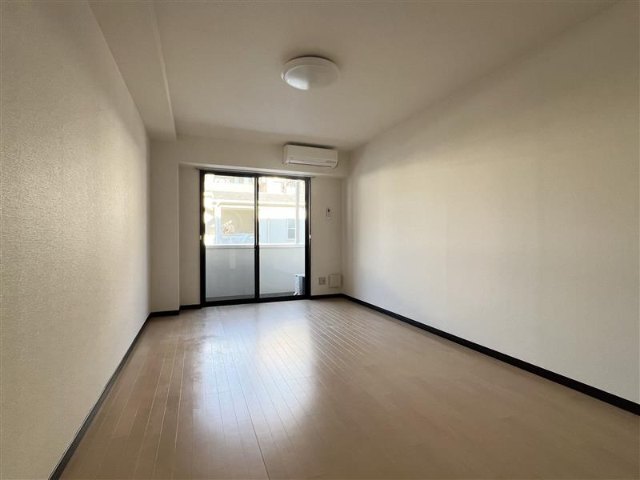 RACHA行徳駅前の居間写真